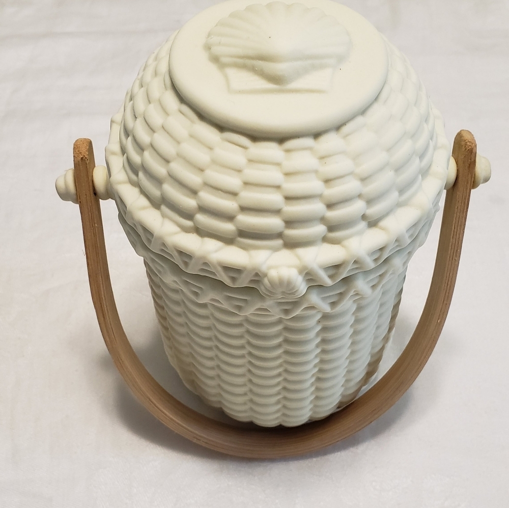 Porcelain Basket - Picture 7 of 9